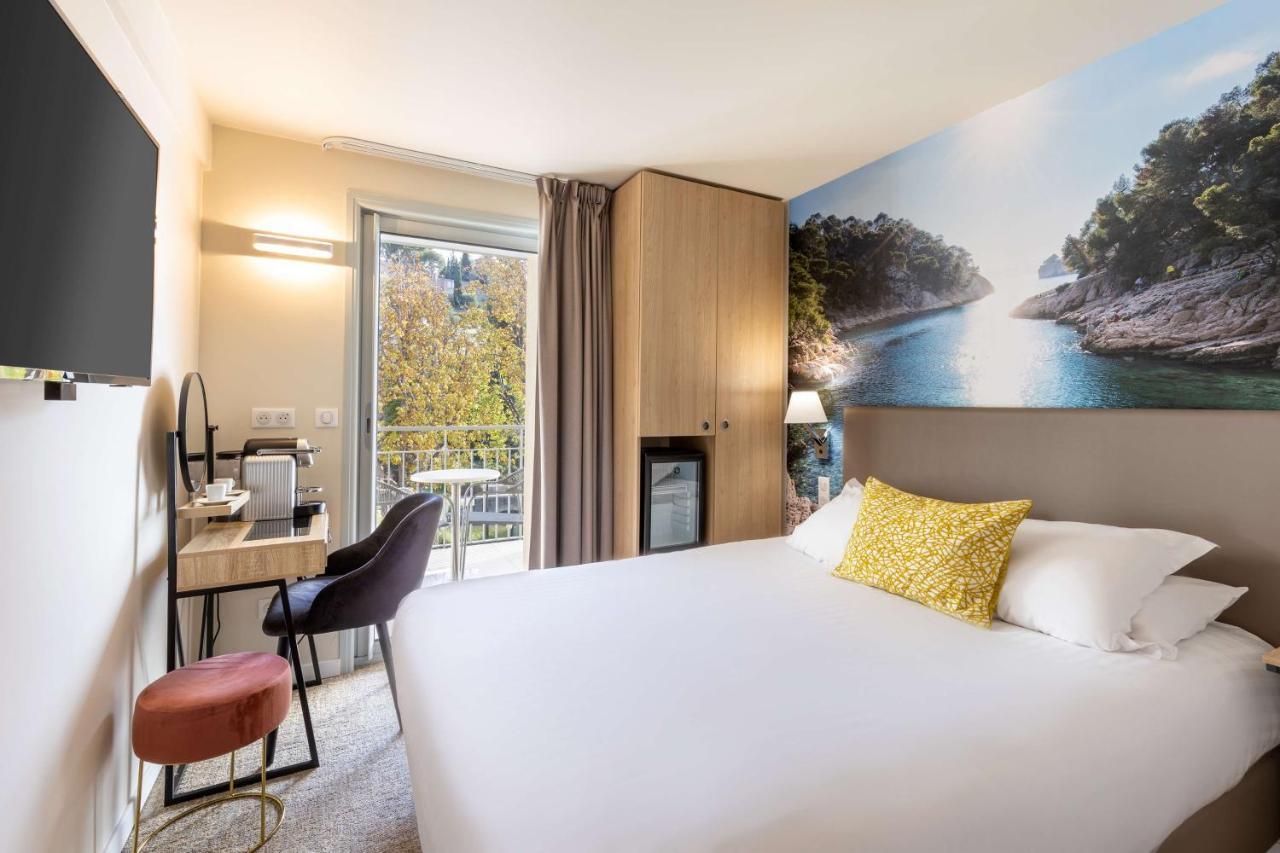 Superior Queen Room Balcony Garden View